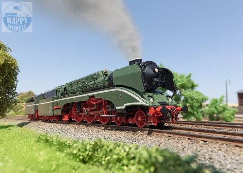 TRIX 25020 Gőzmozdony BR18 dupla szerkocsival 